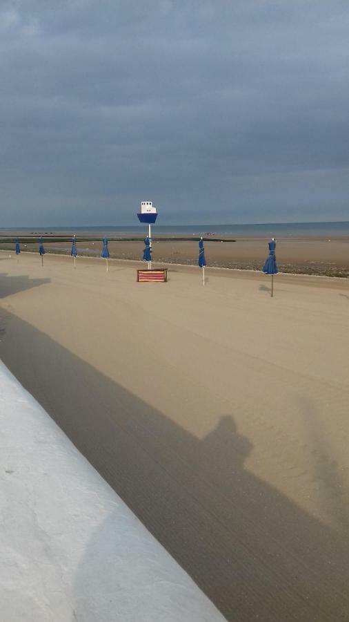 Studio + Terrasse Centre-Ville Villers Sur Mer Apartment Luaran gambar